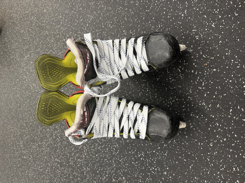 Vist Large View of Product Image Which is Used Bauer VAPOR 2 2.9 Intermediate Hockey Skate Intermediate 5.5