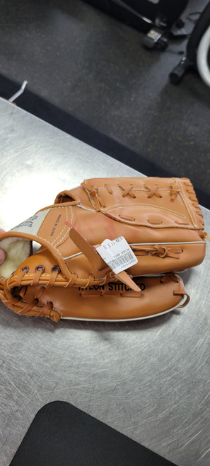 Vist Large View of Product Image Which is Used RIVER BATS BB/SB Glove RH Throw None 11 1/2"