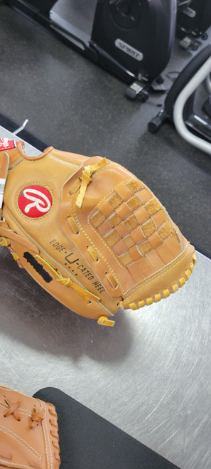 Vist Large View of Product Image Which is Used Rawlings RBG 60 12 BB/SB Glove RH Throw None 12"