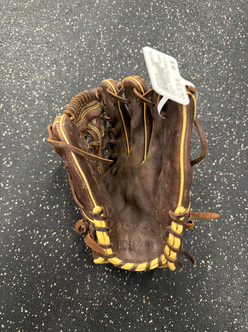 Vist Large View of Product Image Which is Used Wilson A08RB161175 BB/SB Glove RH Throw Brown 11 3/4"
