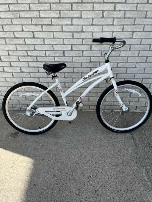 Vist Large View of Product Image Which is Used Schwinn VERA CRUZ Cruiser Bike Womens White 15-16" - SM  Frame