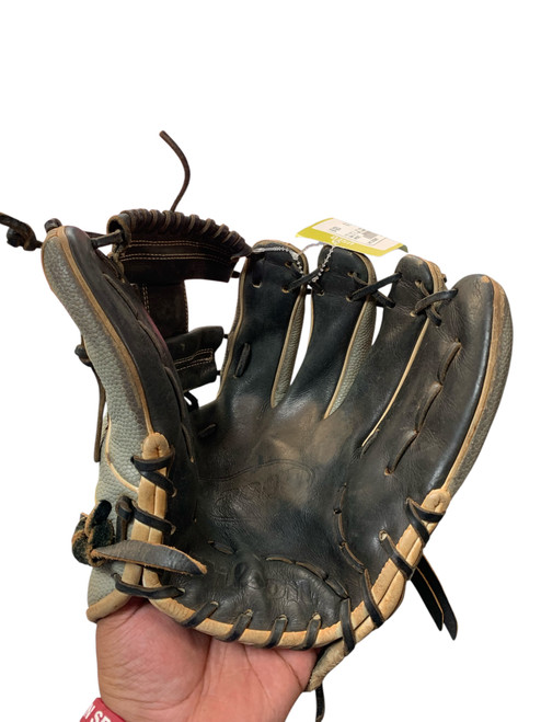 Vist Large View of Product Image Which is Used Wilson A2000 1786 11.5 PRO STOCK BB/SB Glove RH Throw Grey 11 1/2"
