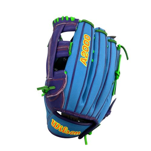Vist Large View of Product Image Which is Used NEVER USED WILSON A2000 PF50 BB/SB Glove LHT Throw Purple 12 1/4"