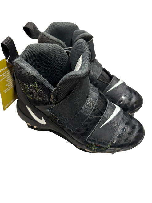 Vist Large View of Product Image Which is Used Nike Jr FB Cleats Black And White Junior 02