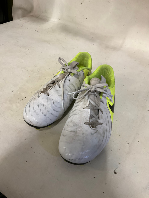 Vist Large View of Product Image Which is Used Nike Soccer Cleats White Junior 02.5