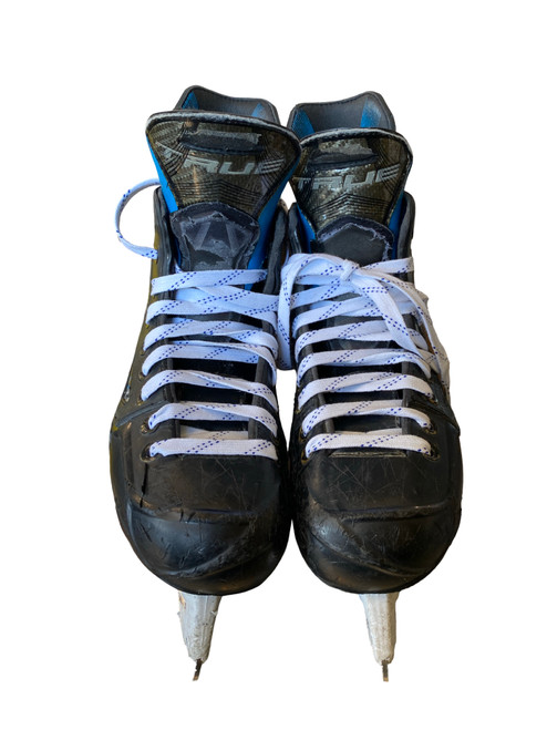 Vist Large View of Product Image Which is Used True TRUE FT9 Senior Hockey Skate Senior 5
