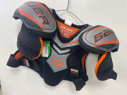 Vist Large View of Product Image Which is Used Bauer SUPREME ONE.4 Senior Shoulder Pads MD