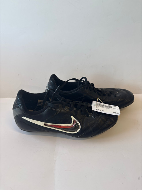 Vist Large View of Product Image Which is Used Nike Soccer Cleats None Junior 05