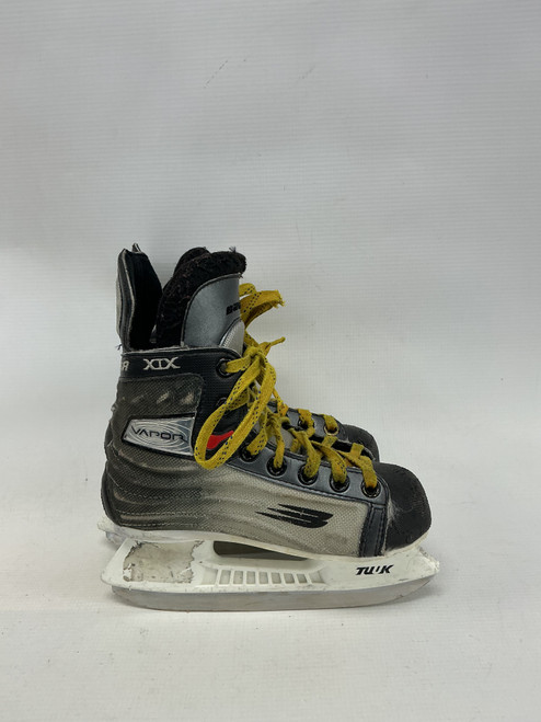 Vist Large View of Product Image Which is Used Bauer VAPOR XIX Youth Hockey Skate Youth 12.5