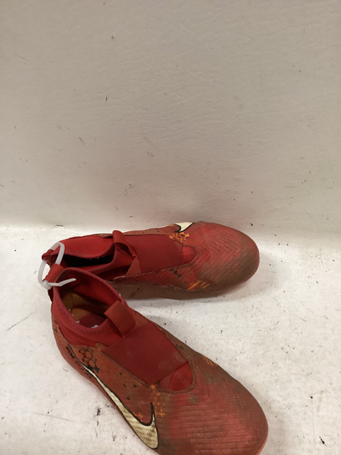 Vist Large View of Product Image Which is Used Nike Soccer Cleats Red Junior 03.5