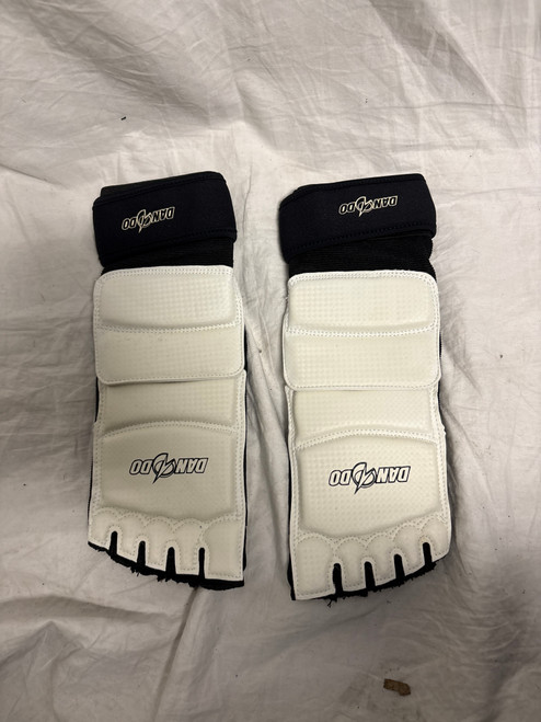 Vist Large View of Product Image Which is Used Martial Arts Gloves White XS
