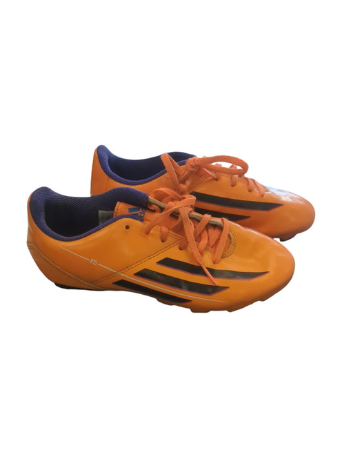 Vist Large View of Product Image Which is Soccer cleats 