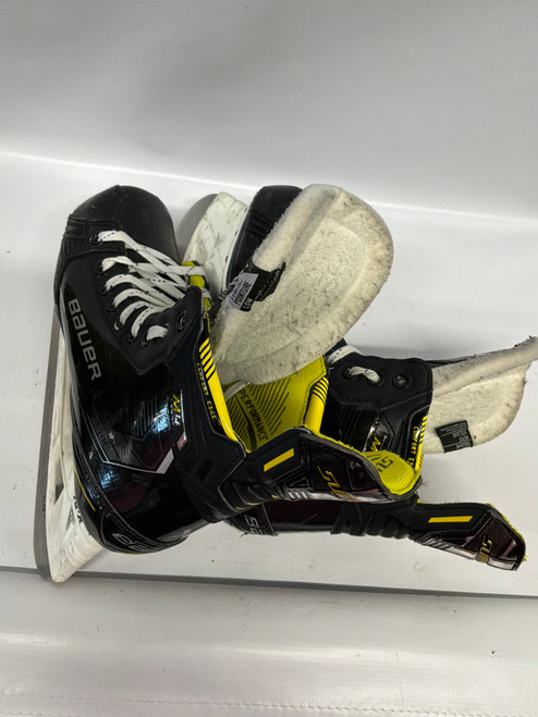 Vist Large View of Product Image Which is Used Bauer SUPREME M4 Intermediate Hockey Skate Intermediate 6.5