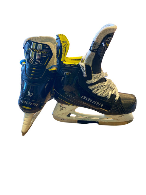 Vist Large View of Product Image Which is Used Bauer M4 Intermediate Hockey Skate Intermediate 6.0