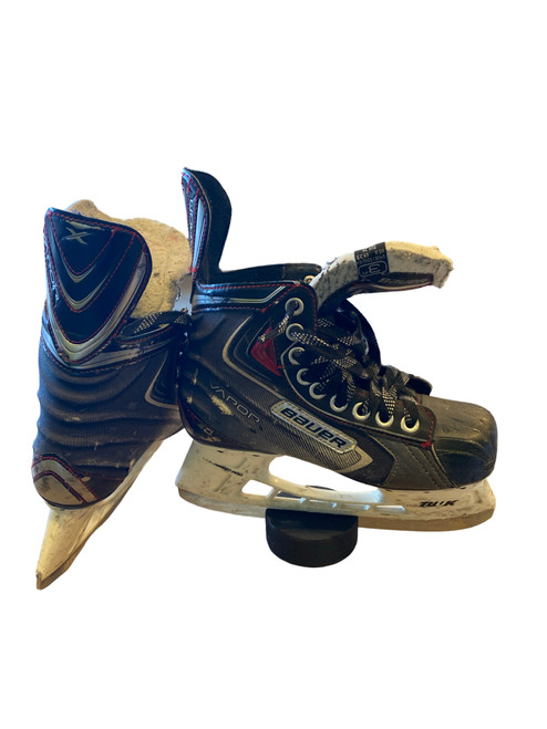 Vist Large View of Product Image Which is Used Bauer X40 Junior Hockey Skate Junior 03