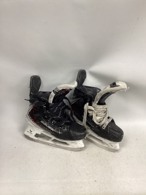 Vist Large View of Product Image Which is Used Bauer FLY 40 Junior Hockey Skate Junior 02