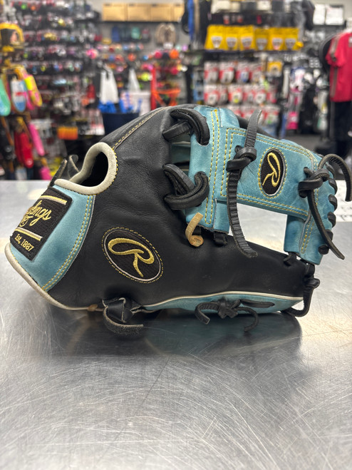 Vist Large View of Product Image Which is Used Rawlings PROR205-2CB HEART OF THE HIDE BB/SB Glove RH Throw Black 11 3/4"