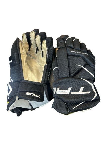 Vist Large View of Product Image Which is Used True CATALYST 5X3 Senior Gloves Black 15"