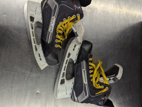 Vist Large View of Product Image Which is Used Bauer VAPOR X300 SR SKATES Senior Hockey Skate Senior 9