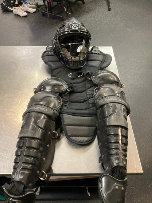 Vist Large View of Product Image Which is Used Rawlings CATCHERS SET Catchers Chest Protector Black Junior