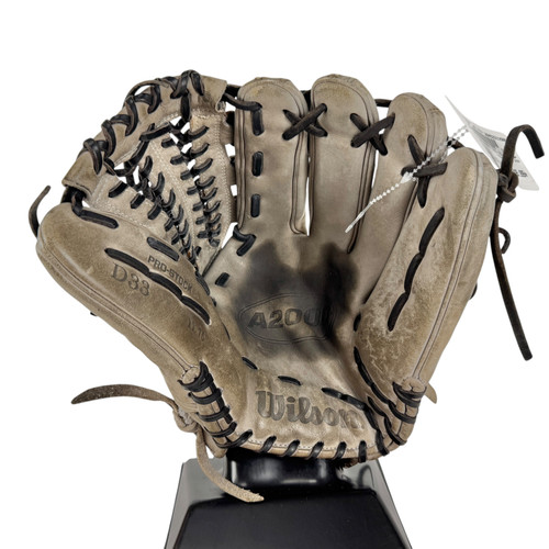Vist Large View of Product Image Which is Used Wilson A2000 D33 Fielders Glove RH Throw 11.75"