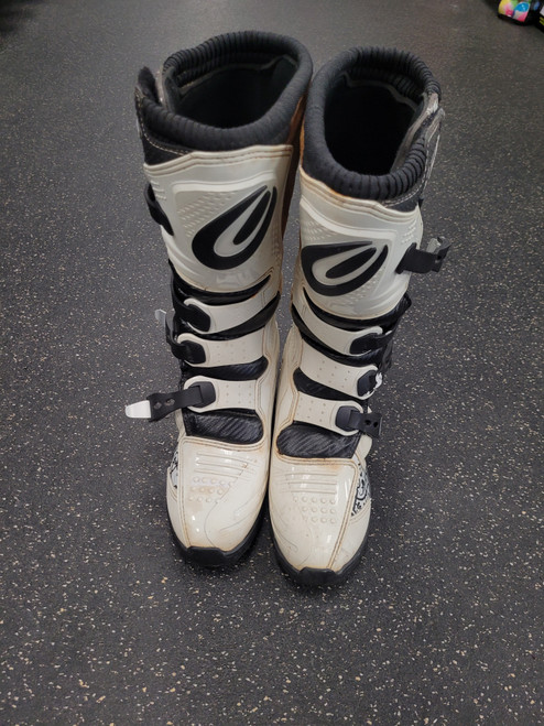 Vist Large View of Product Image Which is Used EXCSTRAR RACE PRO MOTORCROSS BOOTS Mens Boots White Senior 9.5