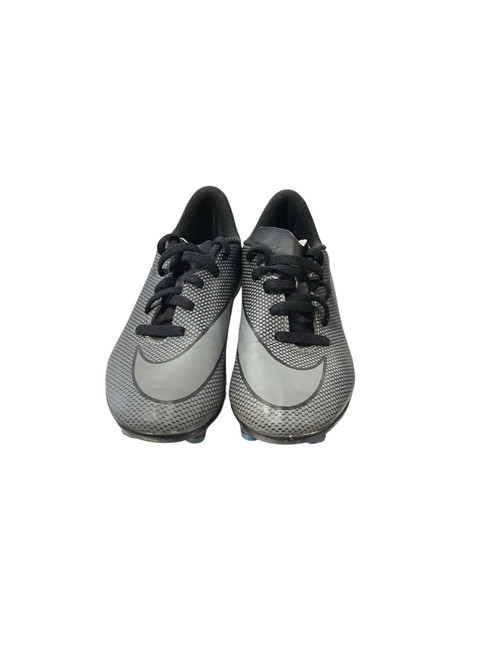 Vist Large View of Product Image Which is Used Nike Soccer Cleats Black Junior 01