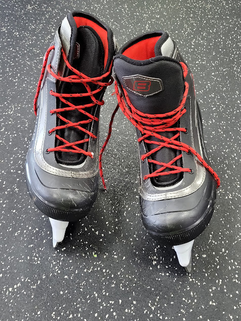 Vist Large View of Product Image Which is Used Bauer EXPEDITION Boys Figure Skate Black Junior 03