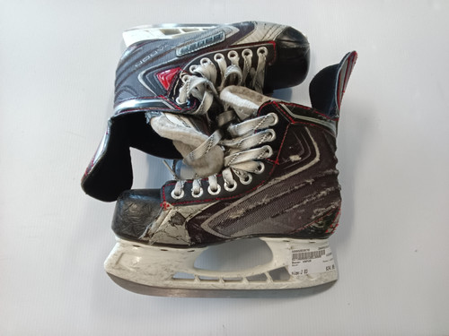 Vist Large View of Product Image Which is Used Bauer VAPOR Junior Hockey Skate Junior 03