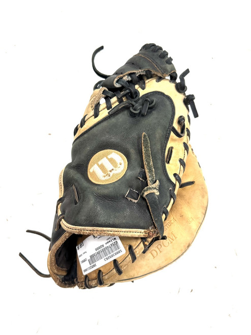 Vist Large View of Product Image Which is Used Wilson A2000 BB/SB Catchers RH Throw Brown 33"
