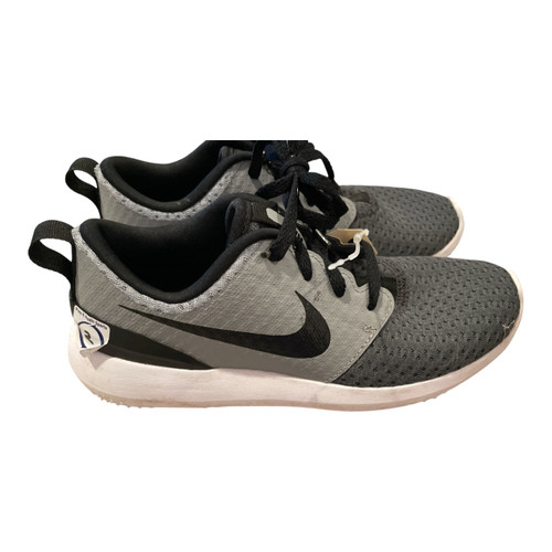 Vist Large View of Product Image Which is Used Nike Jr Golf Shoes Grey Junior 02