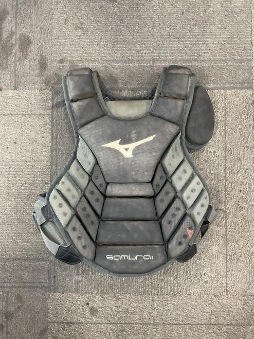 Vist Large View of Product Image Which is Used Mizuno SAMURAI Catchers Chest Protector Black Youth