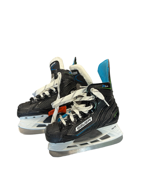 Vist Large View of Product Image Which is Used Bauer XLP 1 Junior Hockey Skate Junior 01