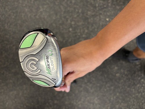 Vist Large View of Product Image Which is Used Cleveland HIBORE BLOOM Womens Hybrid Club RH 4 Hybrid