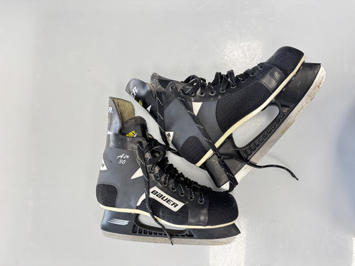 Vist Large View of Product Image Which is Used Bauer AIR 30 Senior Hockey Skate Senior 10
