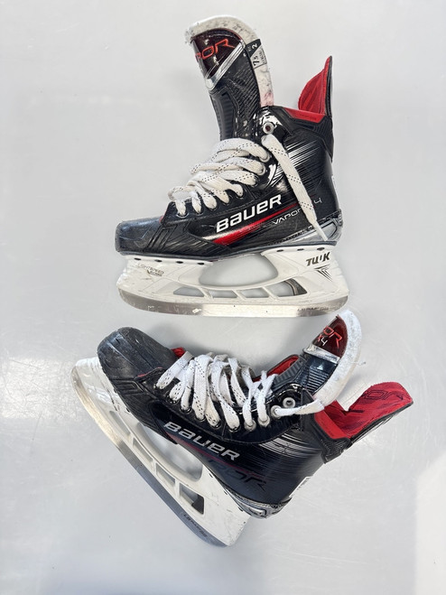 Vist Large View of Product Image Which is Used Bauer X4 FIT 2 Senior Hockey Skate Senior 7.5