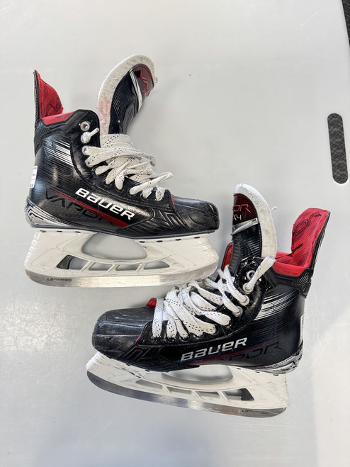 Vist Large View of Product Image Which is Used Bauer X4 FIT 2 Senior Hockey Skate Senior 7.5