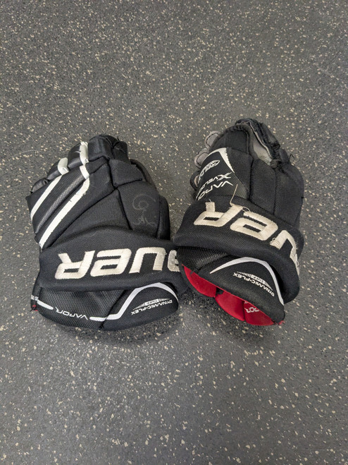 Vist Large View of Product Image Which is Used Bauer VAPOR Senior Gloves Black 12"