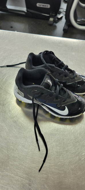 Vist Large View of Product Image Which is Used Nike 11 BB/SB Cleats Black Youth 11.0