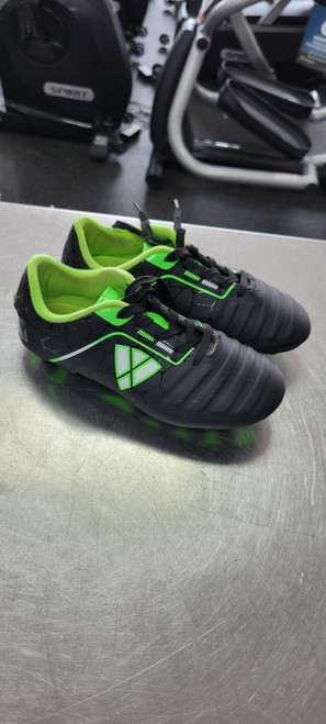 Vist Large View of Product Image Which is Used Vizari Soccer Cleats Black Junior 01.5