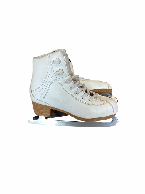 Vist Large View of Product Image Which is  DR F535 Womens Figure Skate White Senior 4