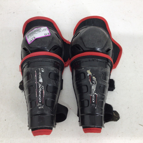 Vist Large View of Product Image Which is Used CCM JETSPEED FT350 YTH 8 IN SHIN GUARDS Youth Shin Guards Black 8"