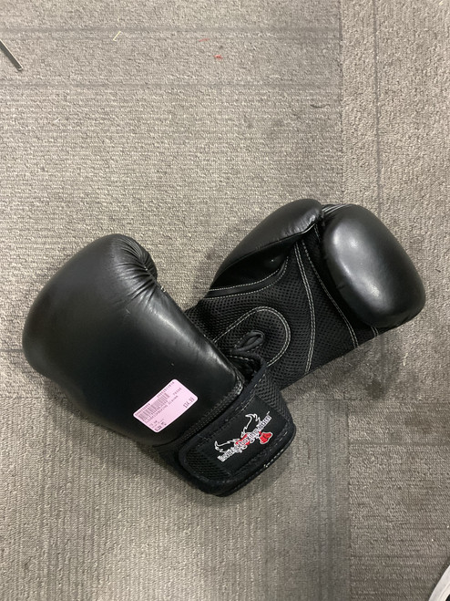 Vist Large View of Product Image Which is Used Boxing Gloves Black MD