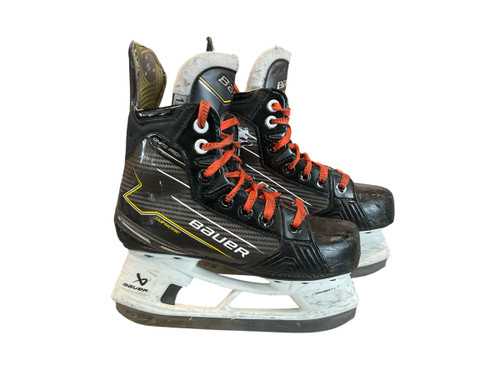 Vist Large View of Product Image Which is Used Bauer IGNITE PRO + Junior Hockey Skate Junior 01.5