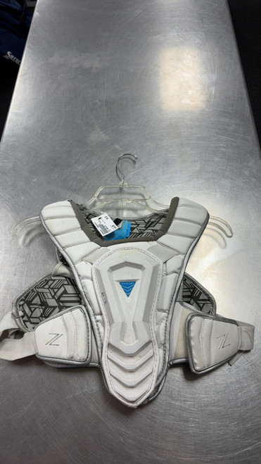 Vist Large View of Product Image Which is Used True ZEROLYTE Lacrosse Shoulder Pads White MD