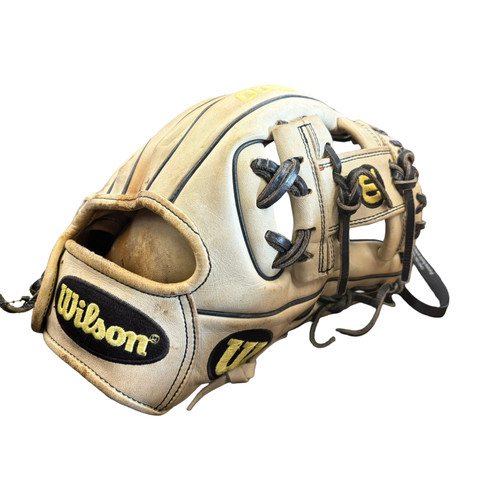 Vist Large View of Product Image Which is Used Wilson A2000 Glove RH Throw White 11 1/4"