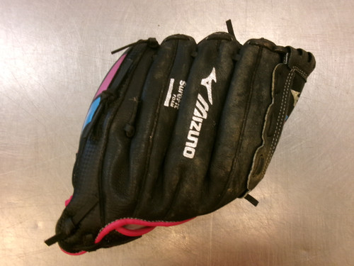 Vist Large View of Product Image Which is Used Mizuno FINCH RH Throw Fastpitch Gloves Black 10"