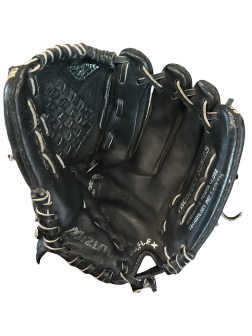 Vist Large View of Product Image Which is Used Mizuno POWER CLOSE BB/SB Glove RH Throw None 10"