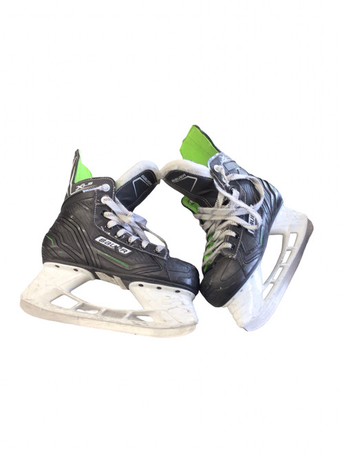 Vist Large View of Product Image Which is Used Bauer XLS Junior Hockey Skate Junior 04.5