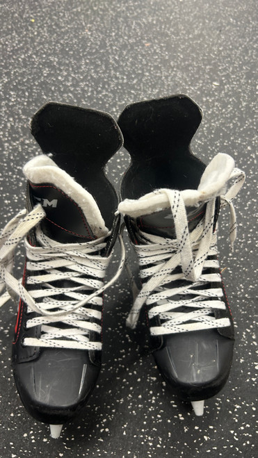 Vist Large View of Product Image Which is Used CCM JETSPEED FT350 Intermediate Hockey Skate Intermediate 4.0